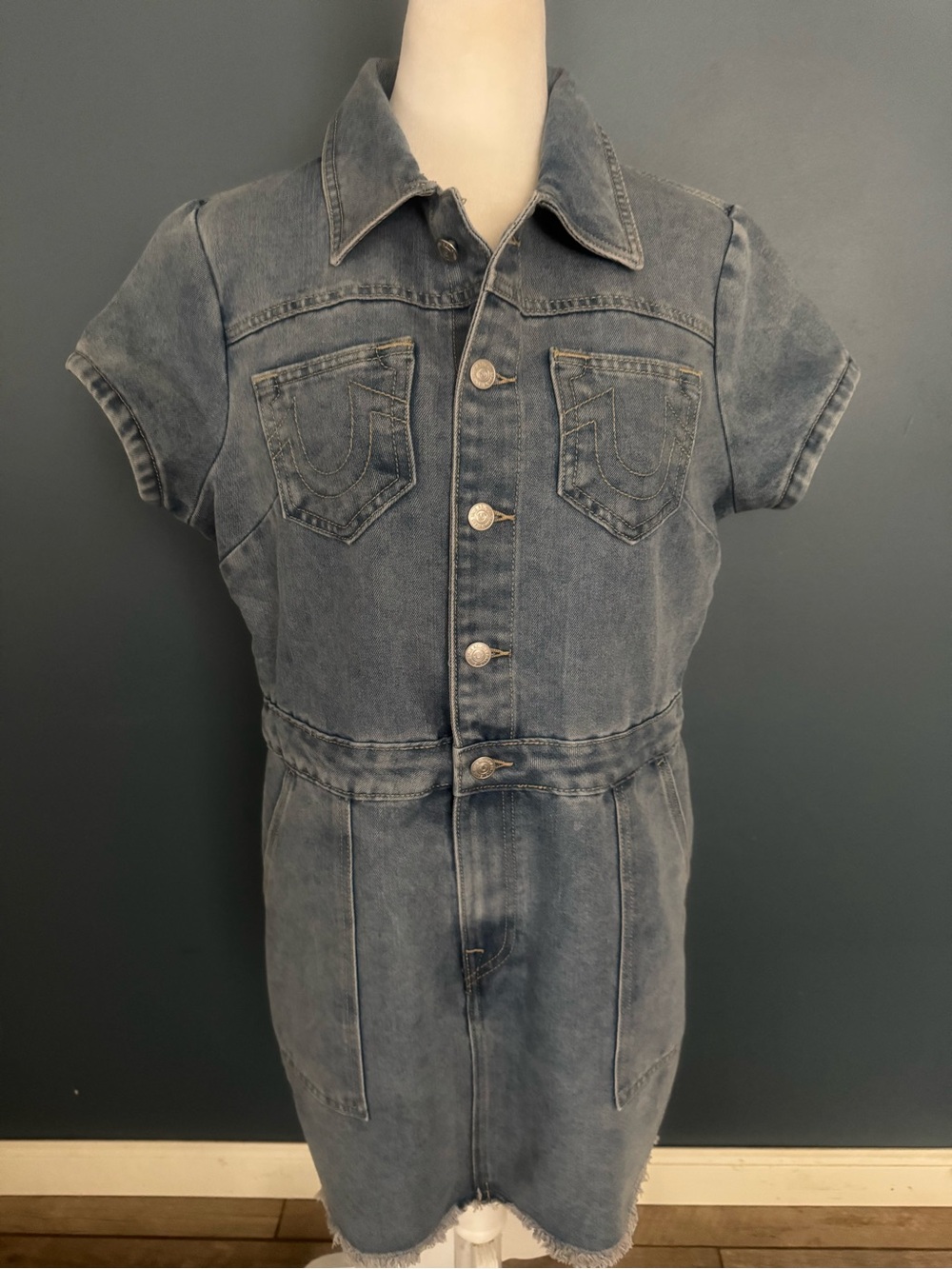 True Religion Short Sleeve Denim Dress Raw Hem Size Large NWOT